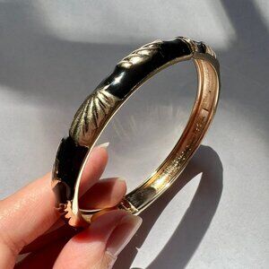 Black Enamel Gold Tone Sea Shell Hinge Bangle Bracelet